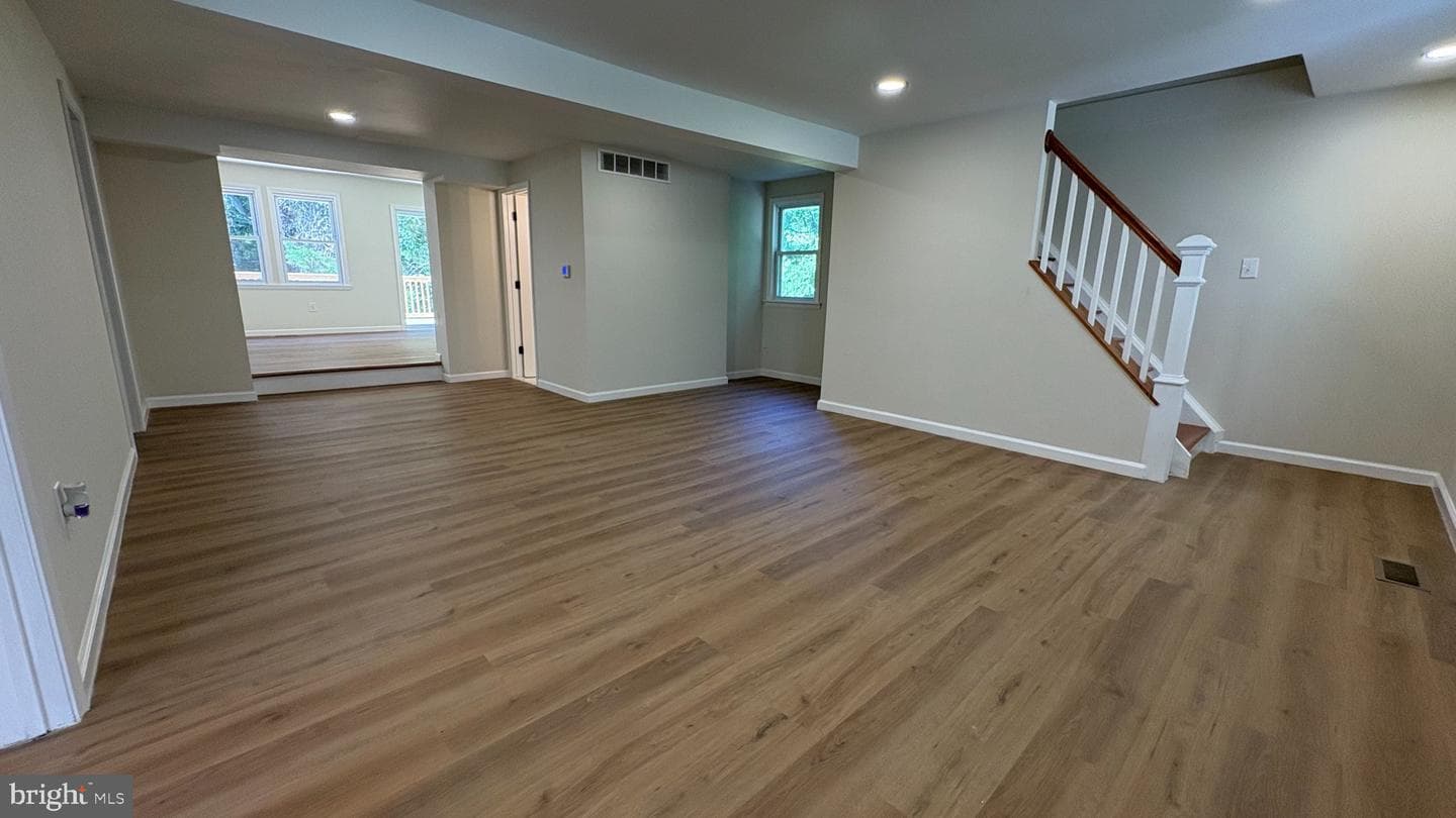 105 Simmons Road photo 3
