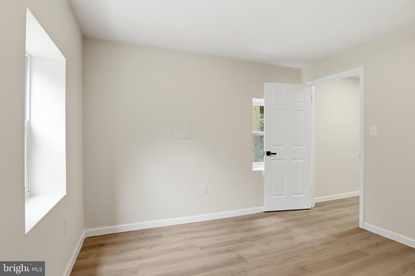 105 Simmons Lane photo 32