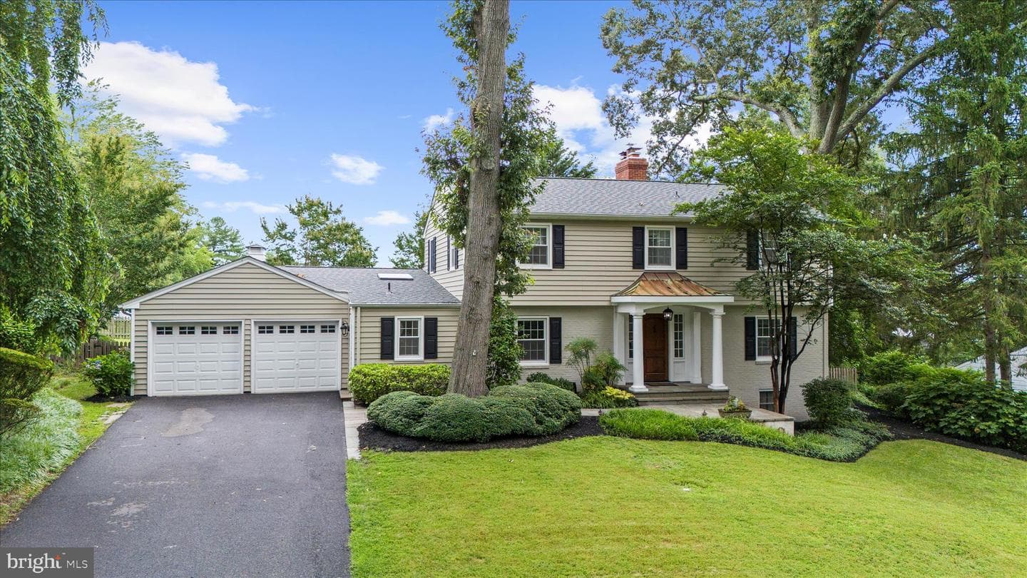 305 Saint Ives Drive photo 3