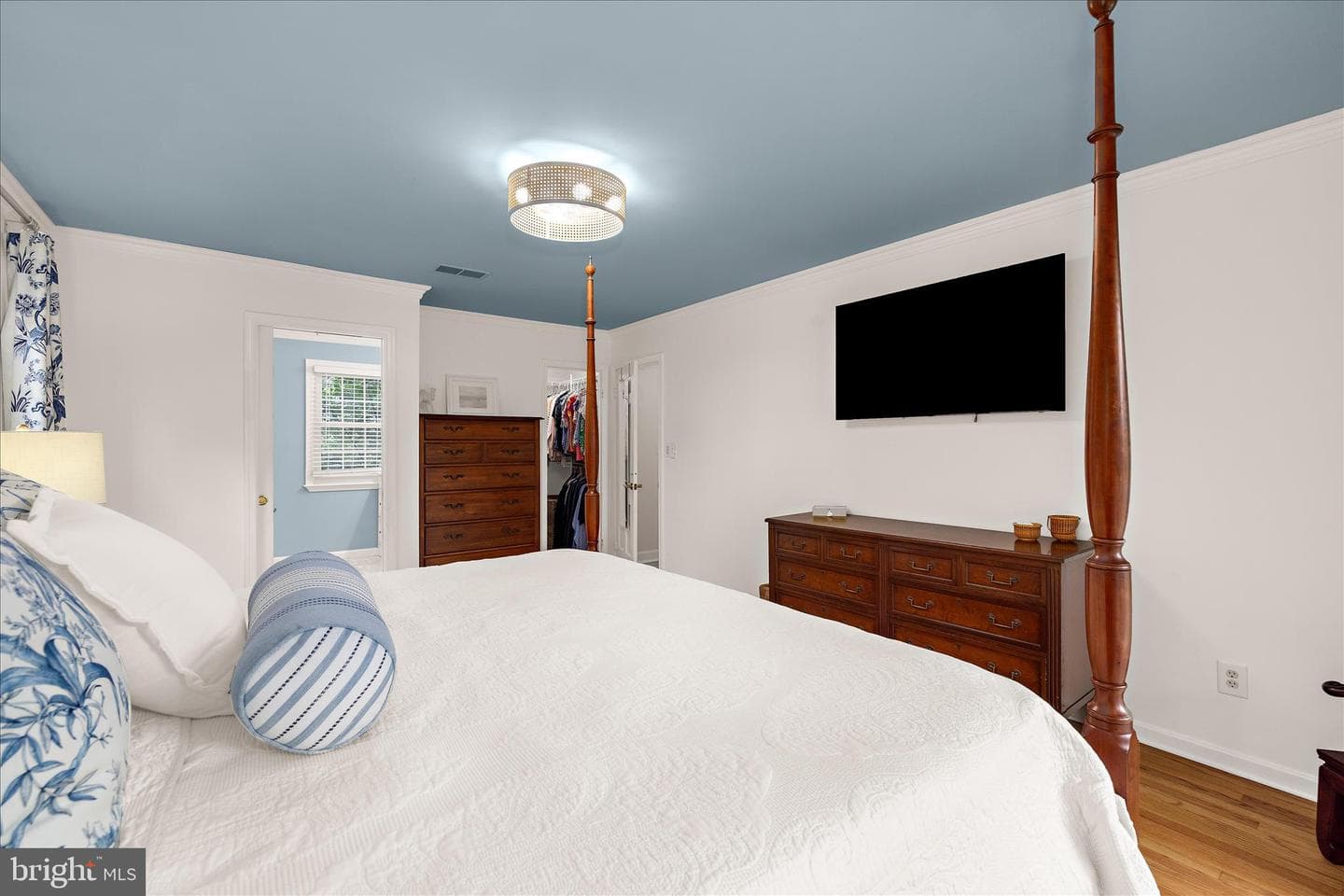 305 Saint Ives Drive photo 33