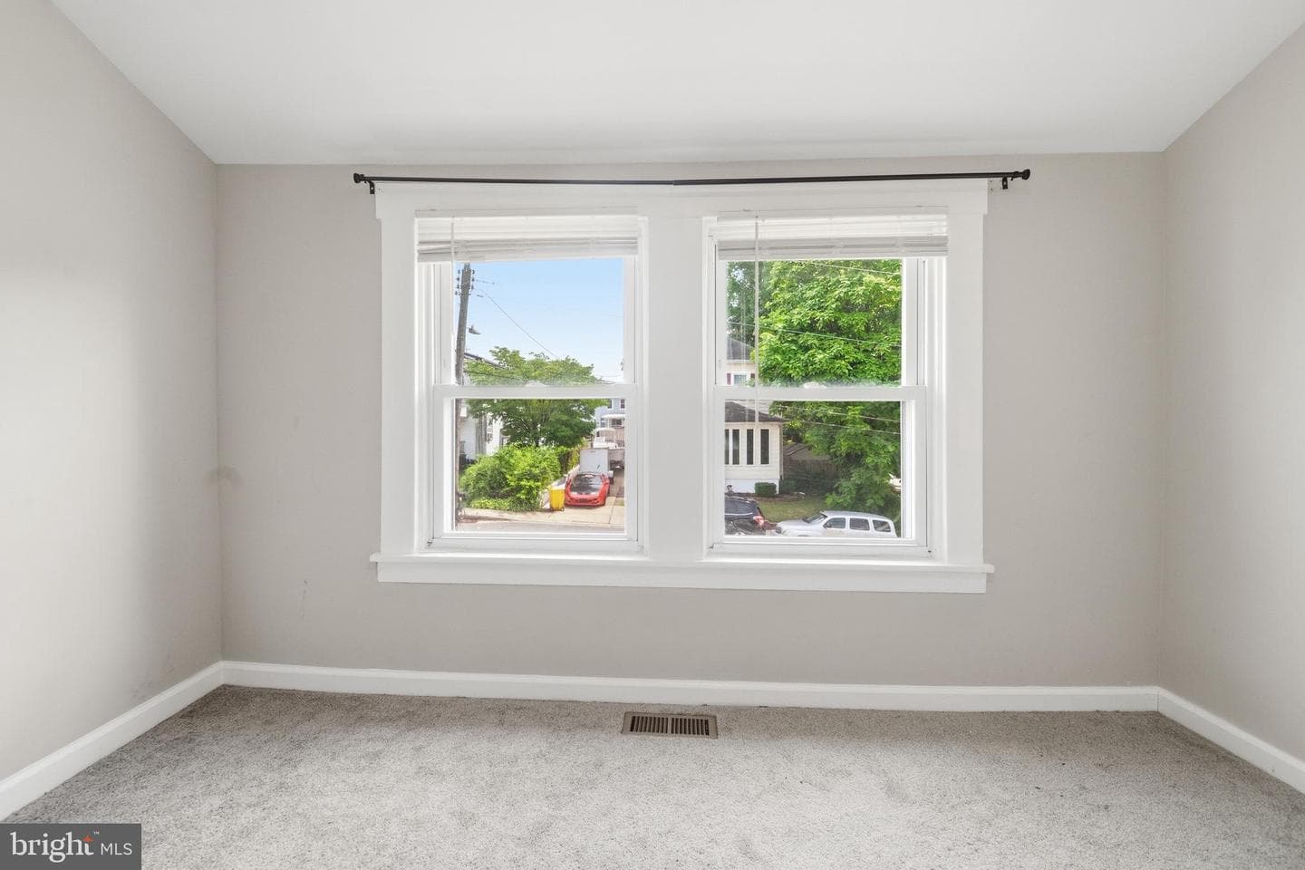 312 Orchard Avenue photo 18