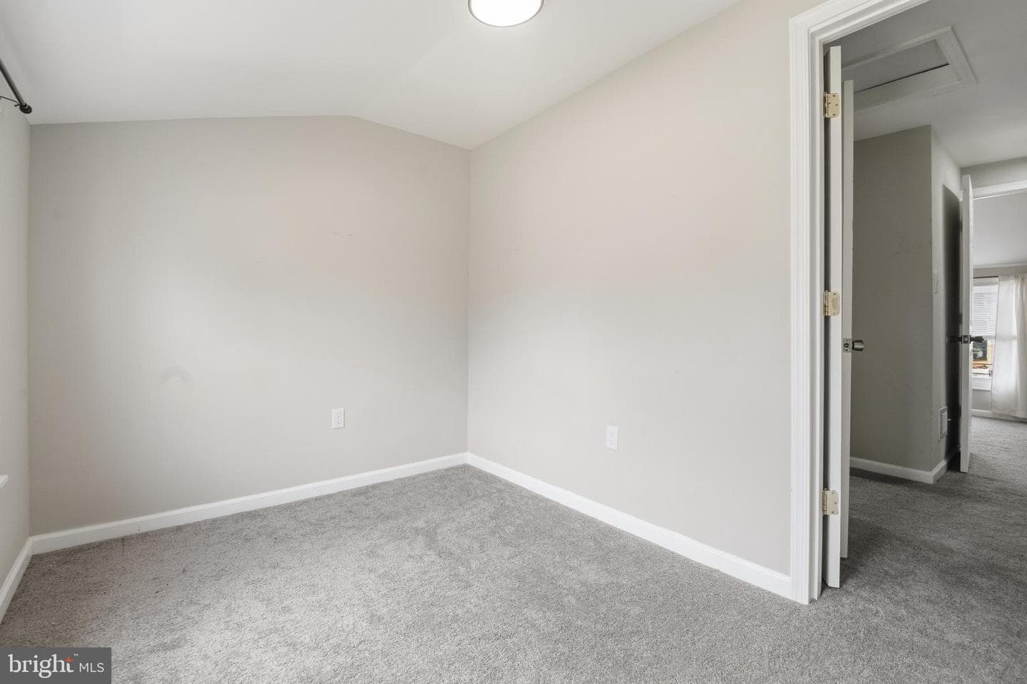 312 Orchard Avenue photo 19
