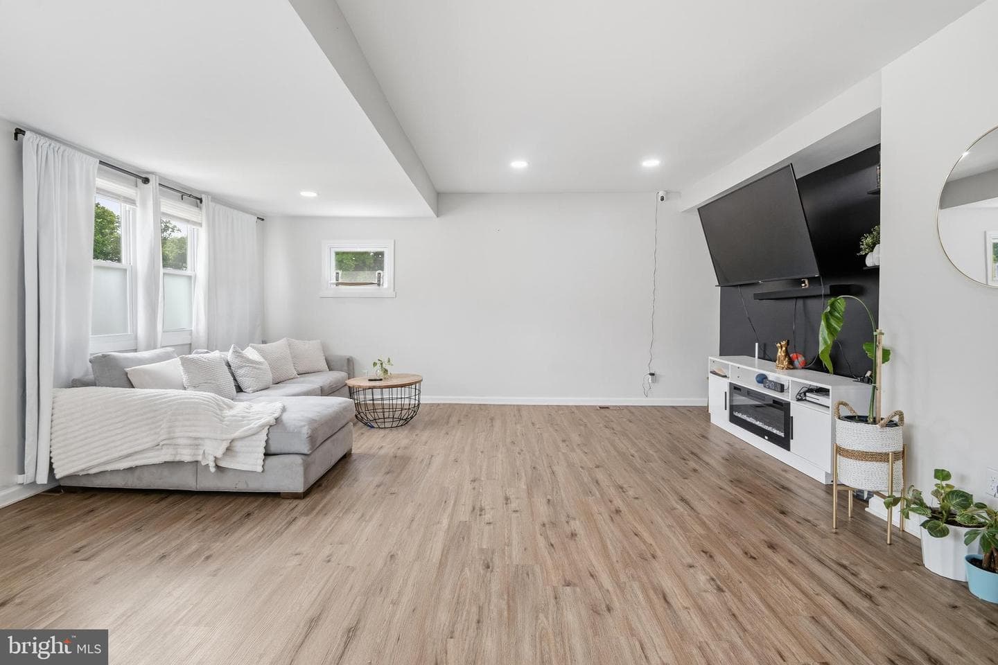312 Orchard Avenue photo 3