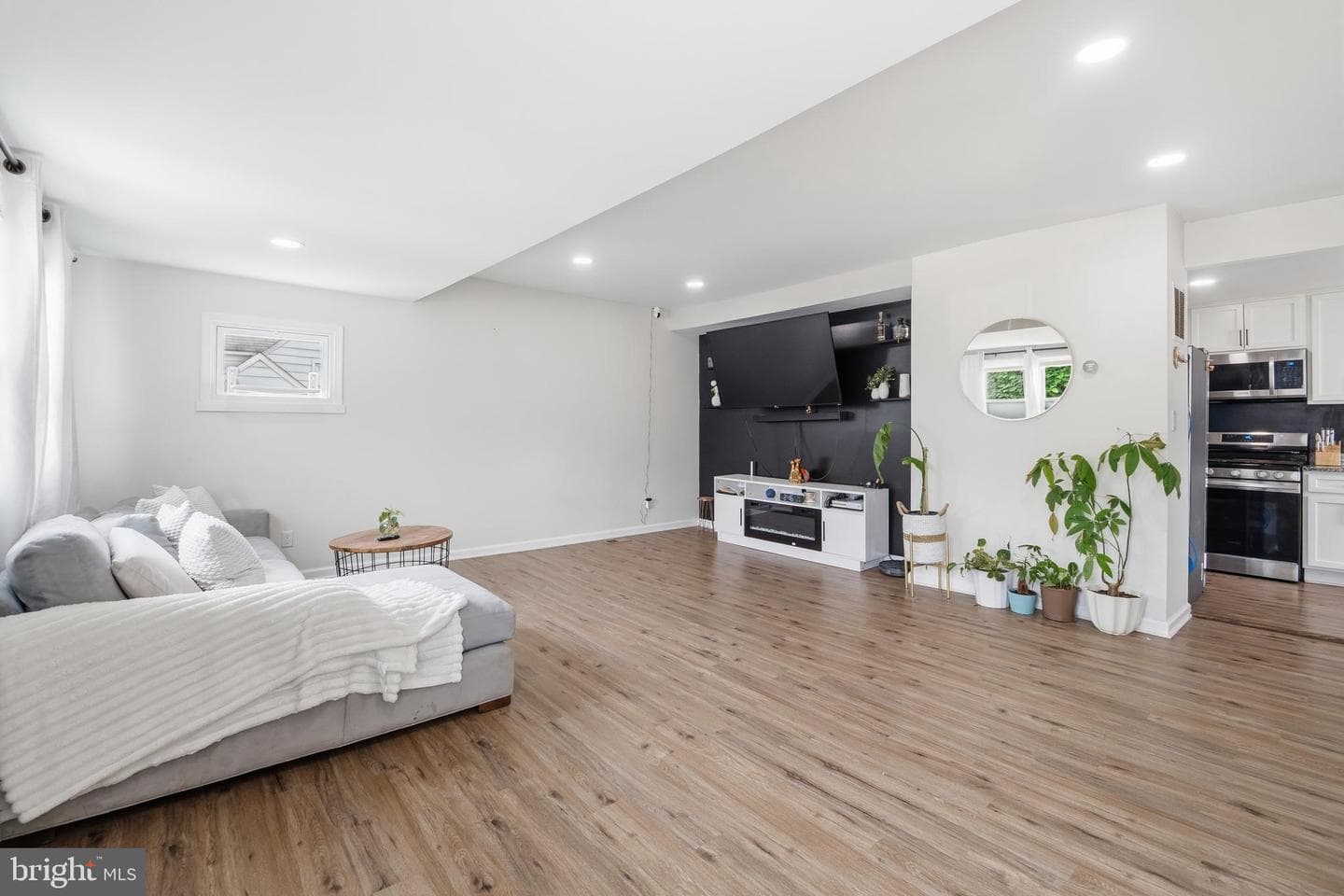 312 Orchard Avenue photo 4