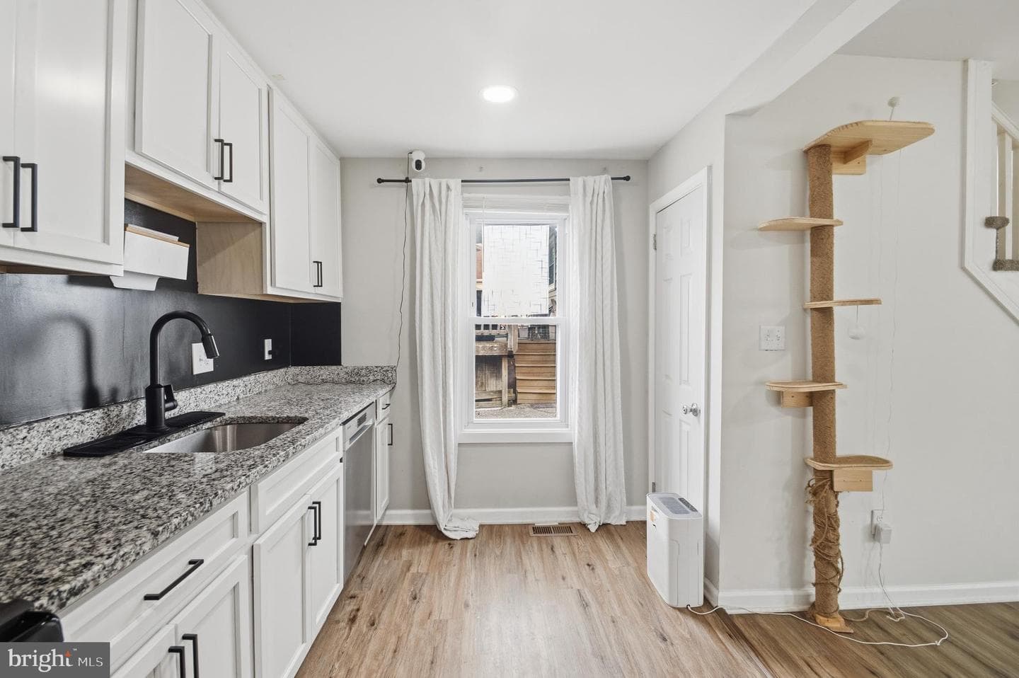 312 Orchard Avenue photo 8