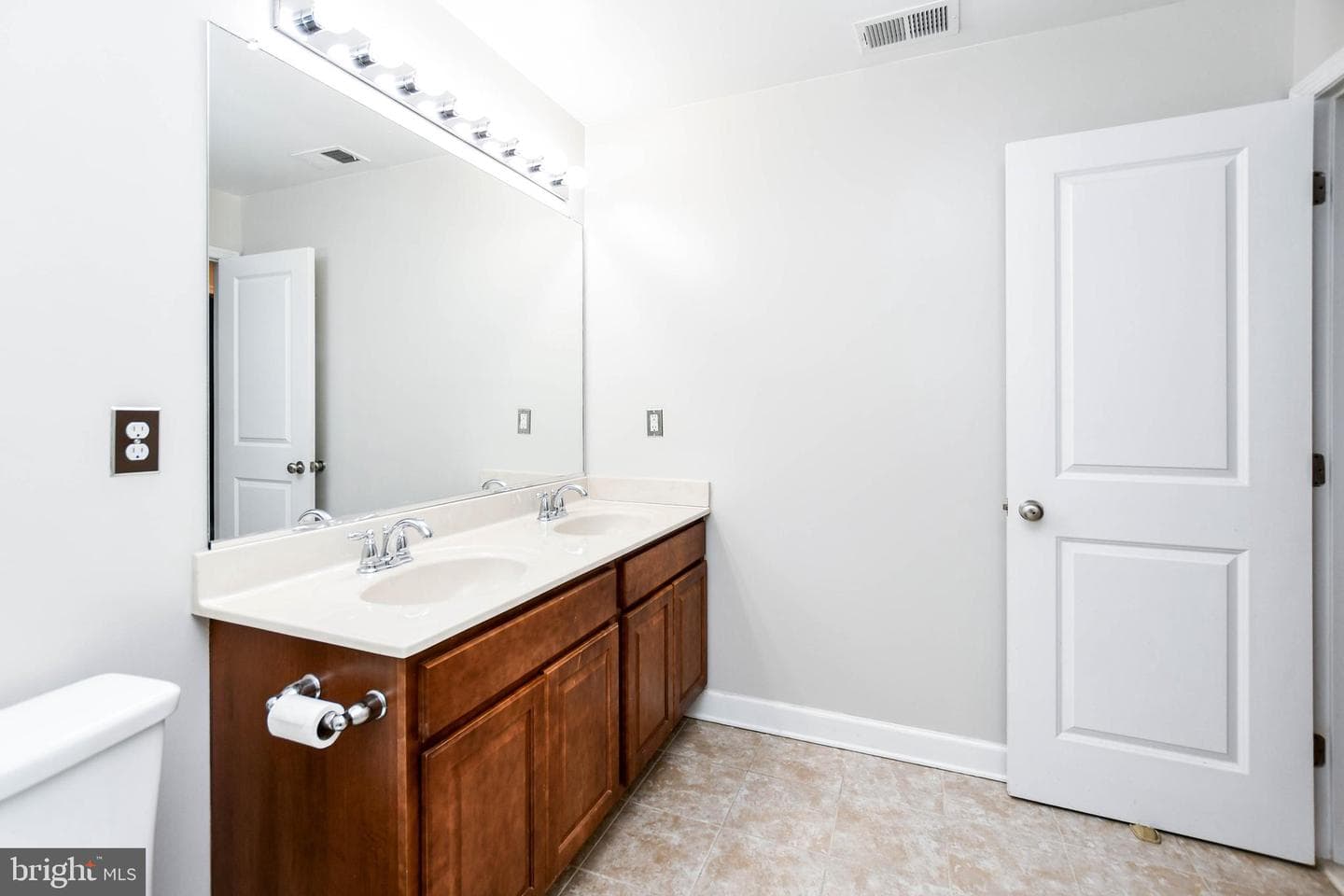 1638 Coolidge Avenue photo 42