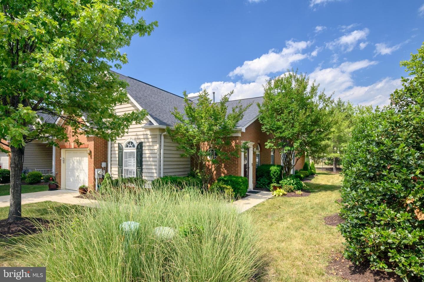 338 Hamlet Circle, Edgewater