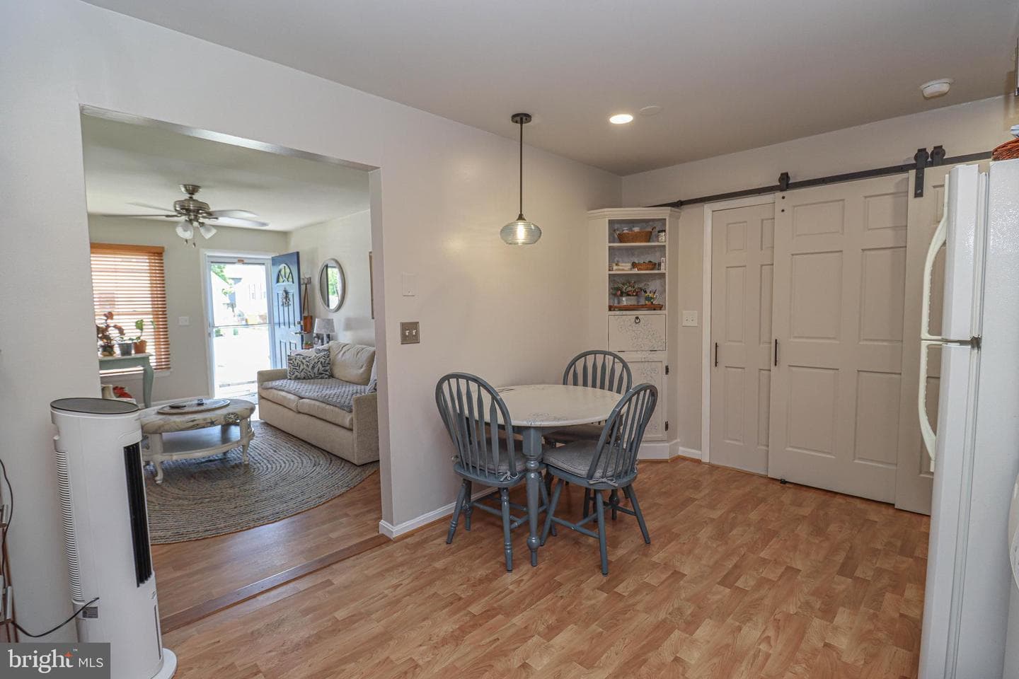 914 Holly Avenue photo 13