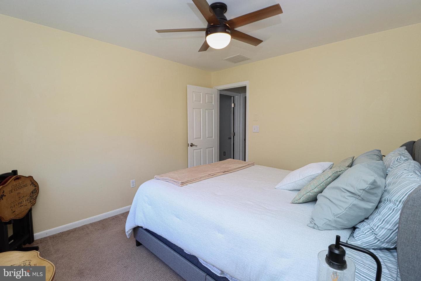 914 Holly Avenue photo 18