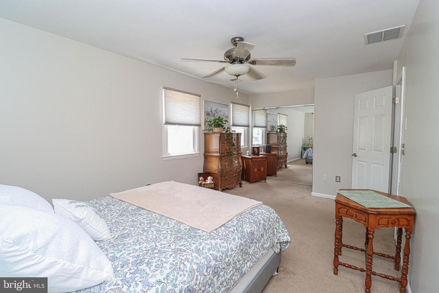 914 Holly Avenue photo 25