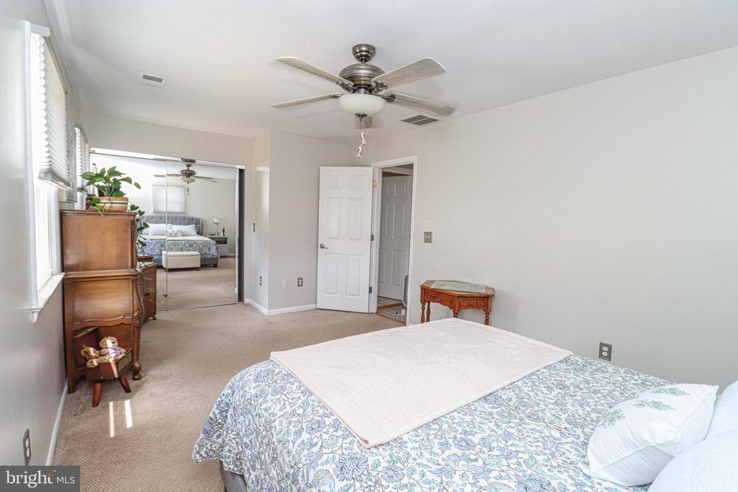 914 Holly Avenue photo 26