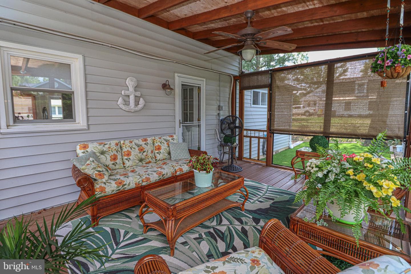 914 Holly Avenue photo 28