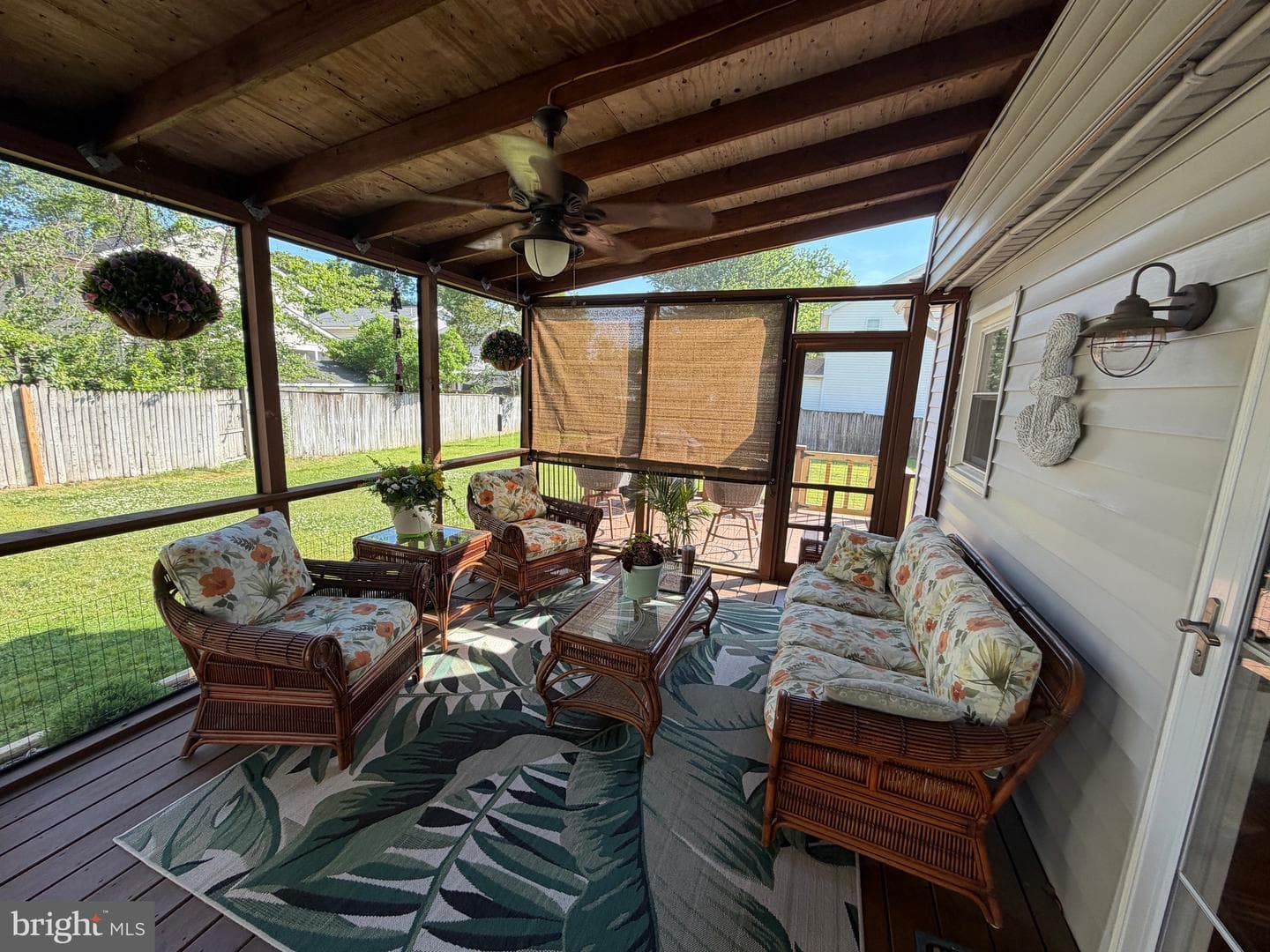 914 Holly Avenue photo 3