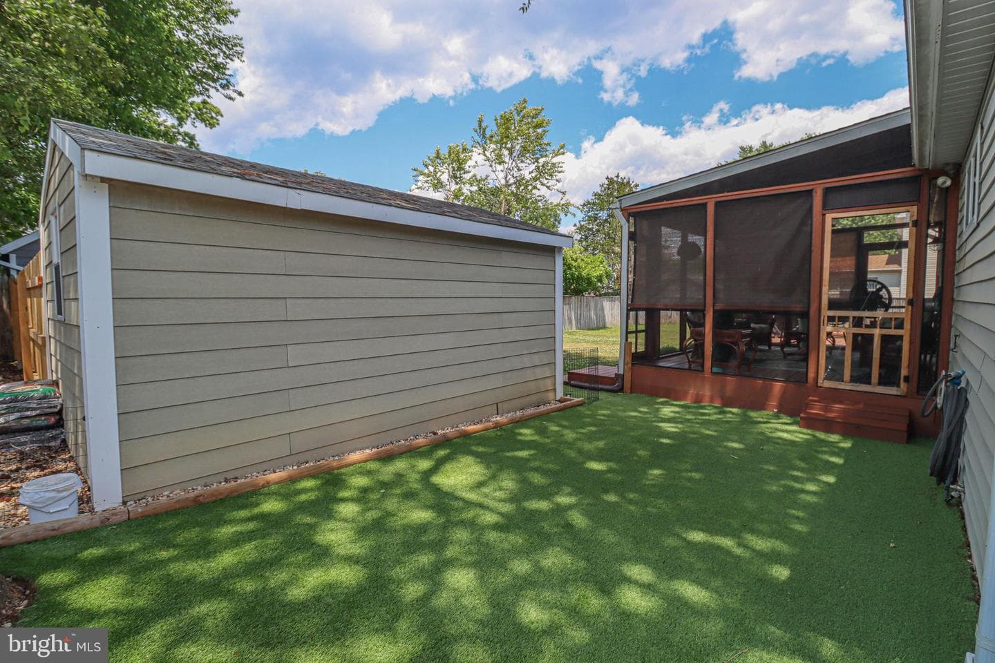 914 Holly Avenue photo 33