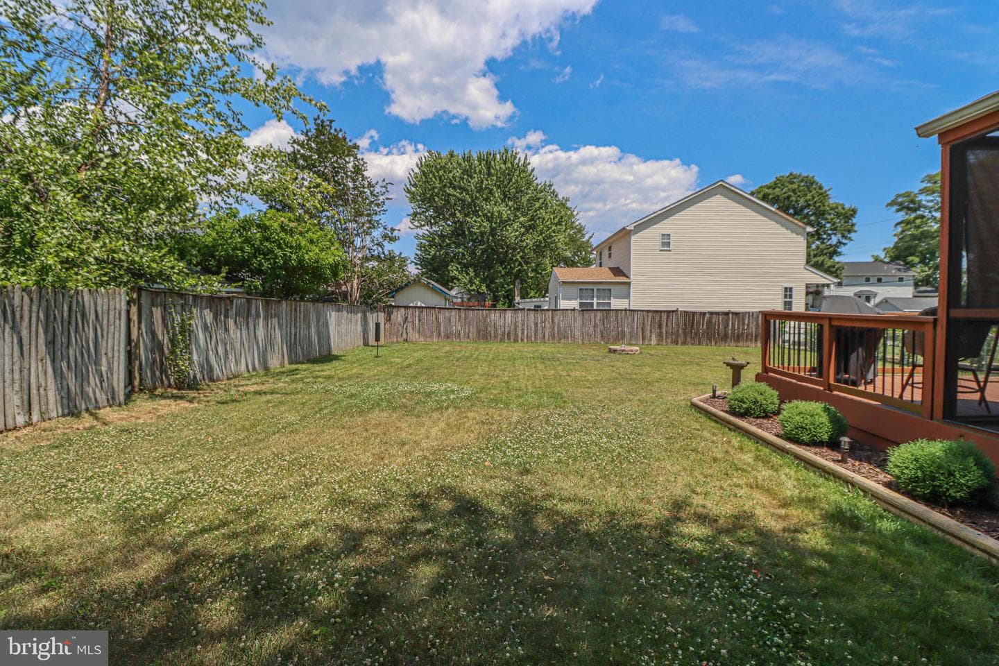 914 Holly Avenue photo 34