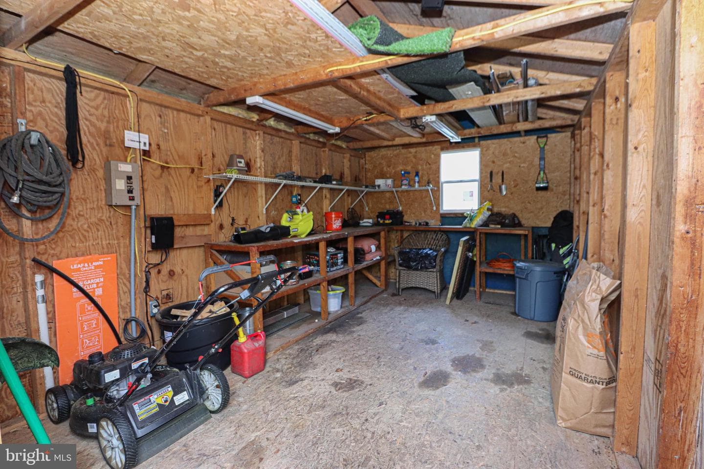 914 Holly Avenue photo 38