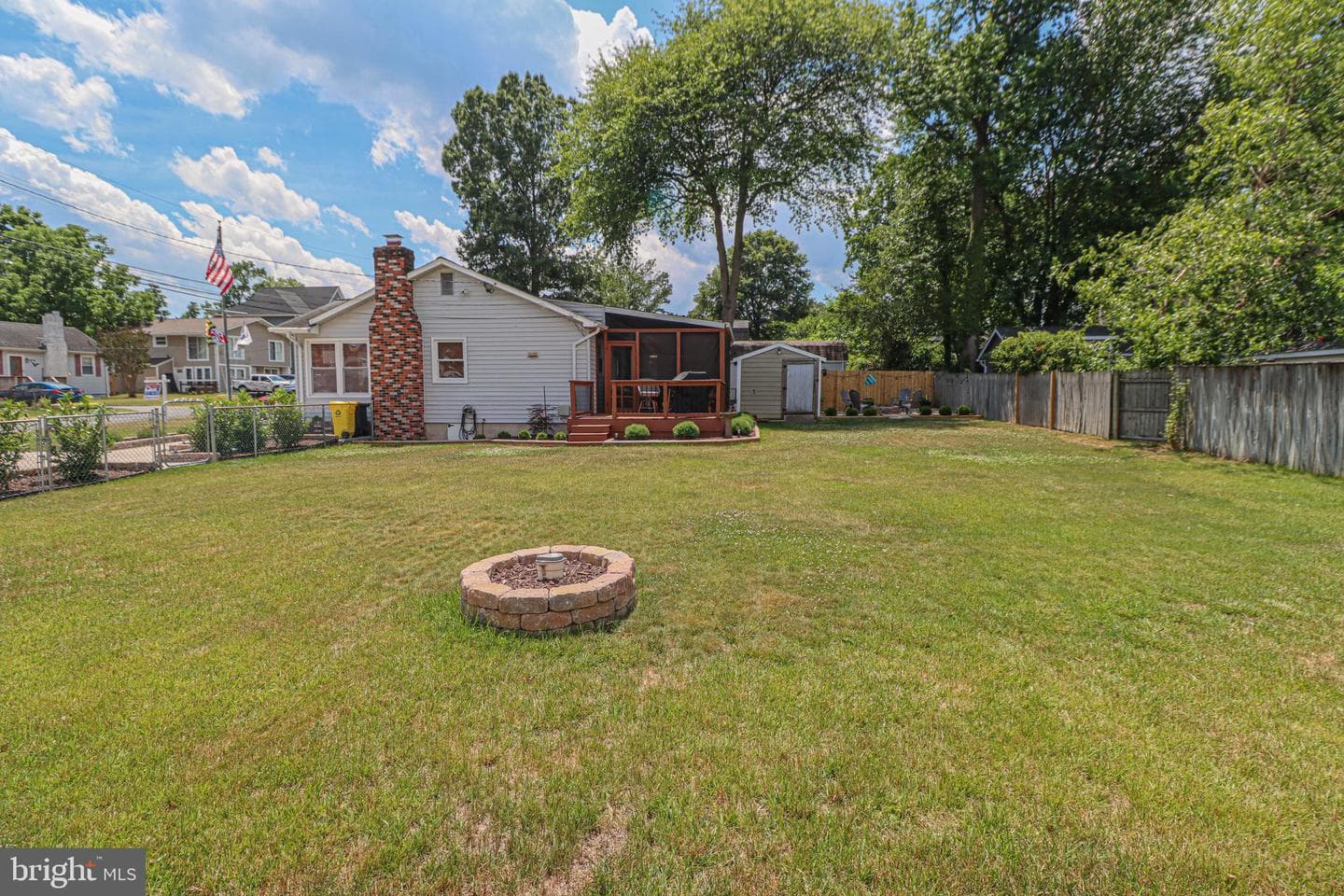 914 Holly Avenue photo 40