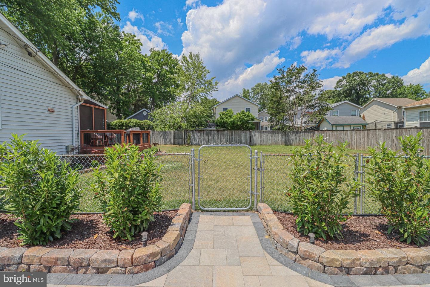 914 Holly Avenue photo 45