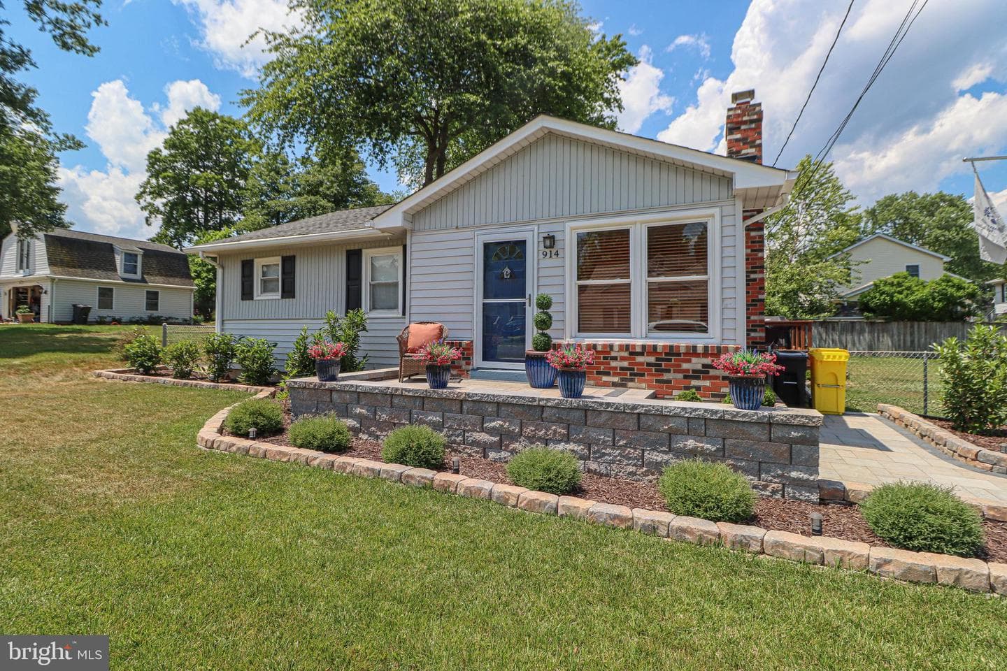 914 Holly Avenue photo 47