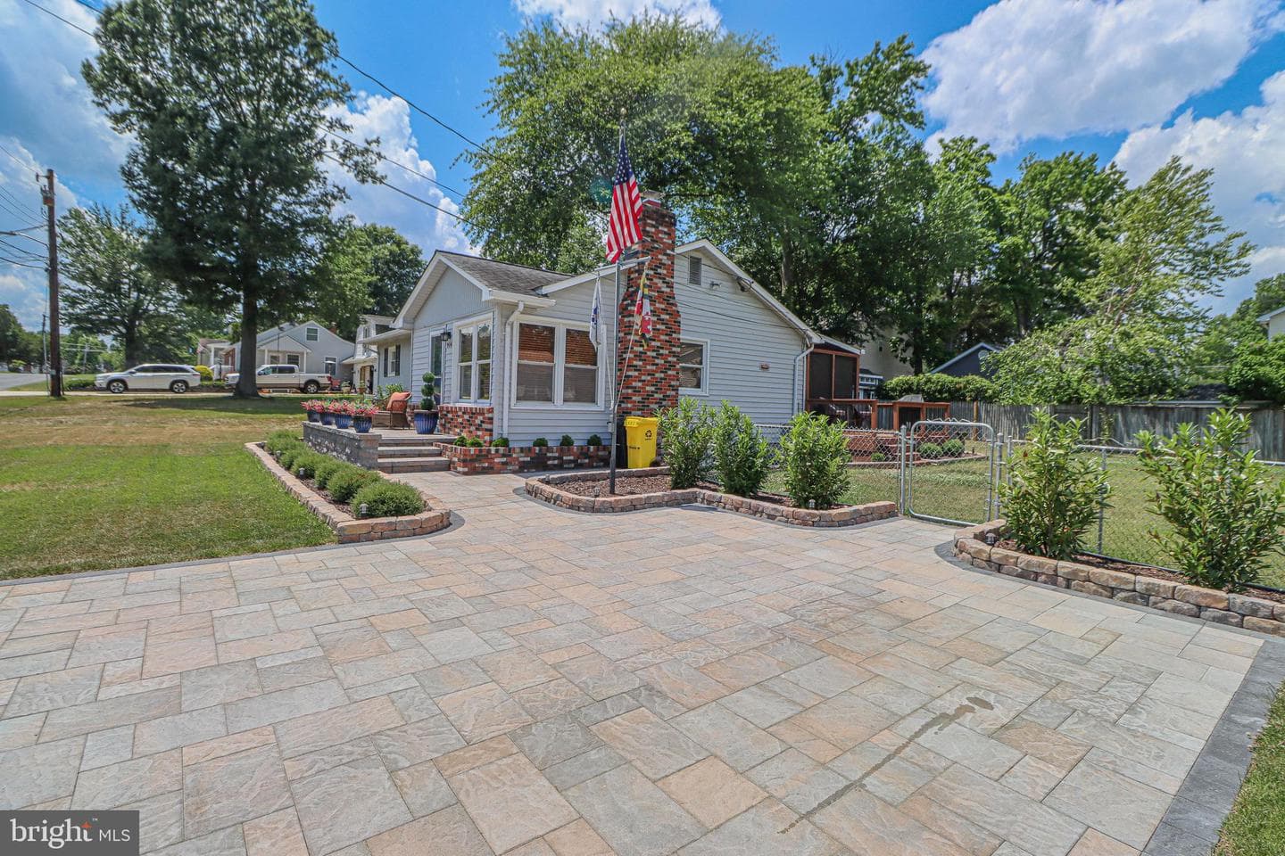 914 Holly Avenue photo 48