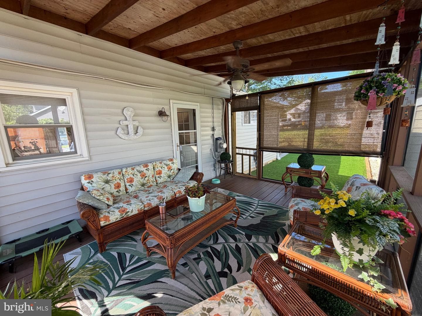 914 Holly Avenue photo 8