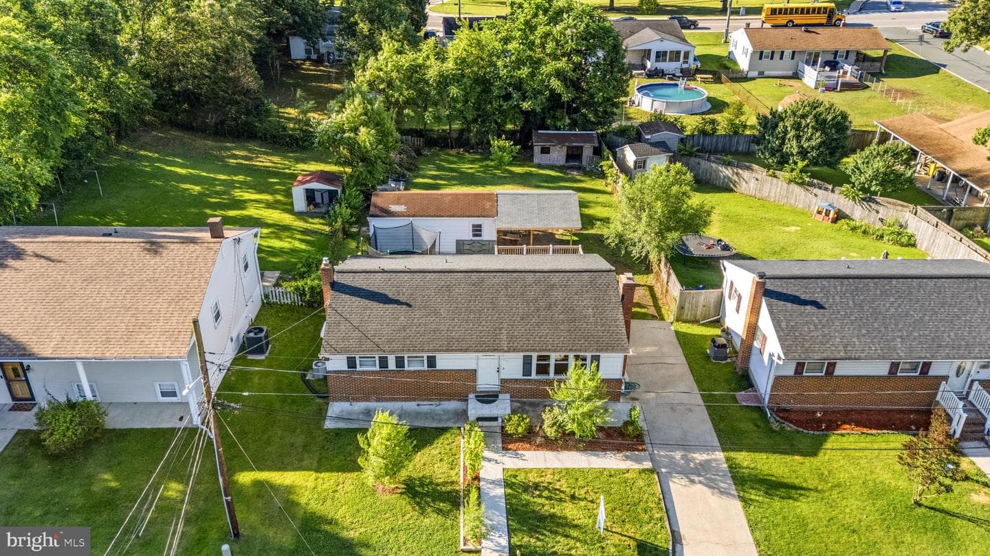1009 Lilac Lane photo 3