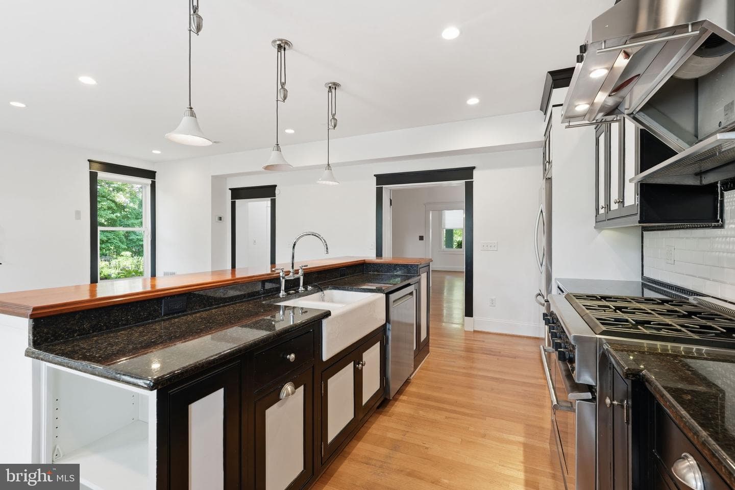 137 Monticello Avenue photo 9
