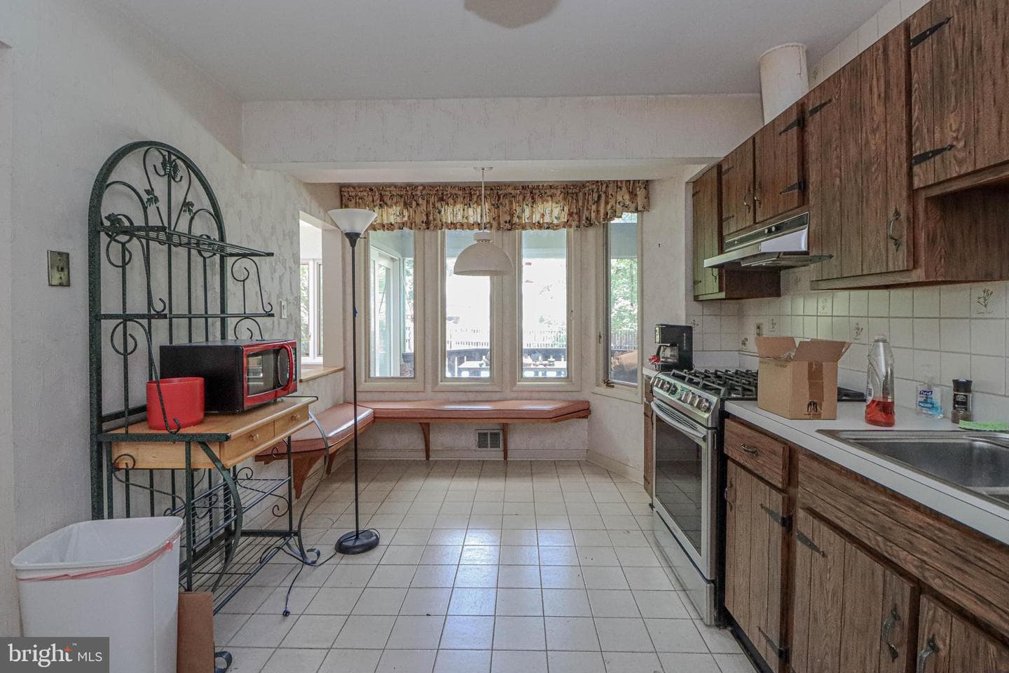 490 Williamsburg Lane photo 21