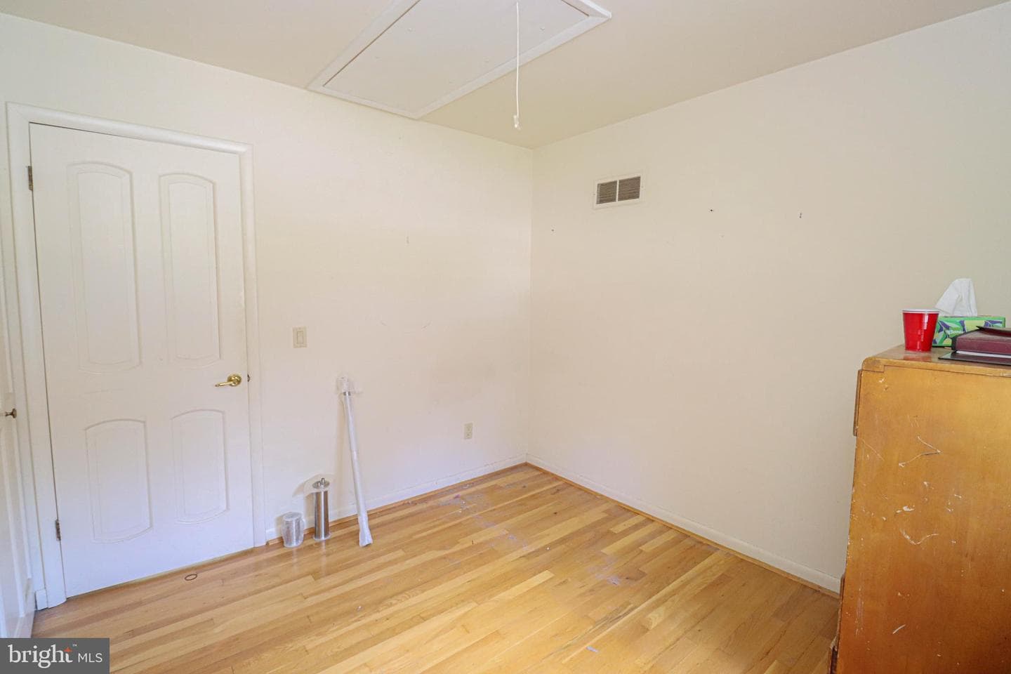 490 Williamsburg Lane photo 28
