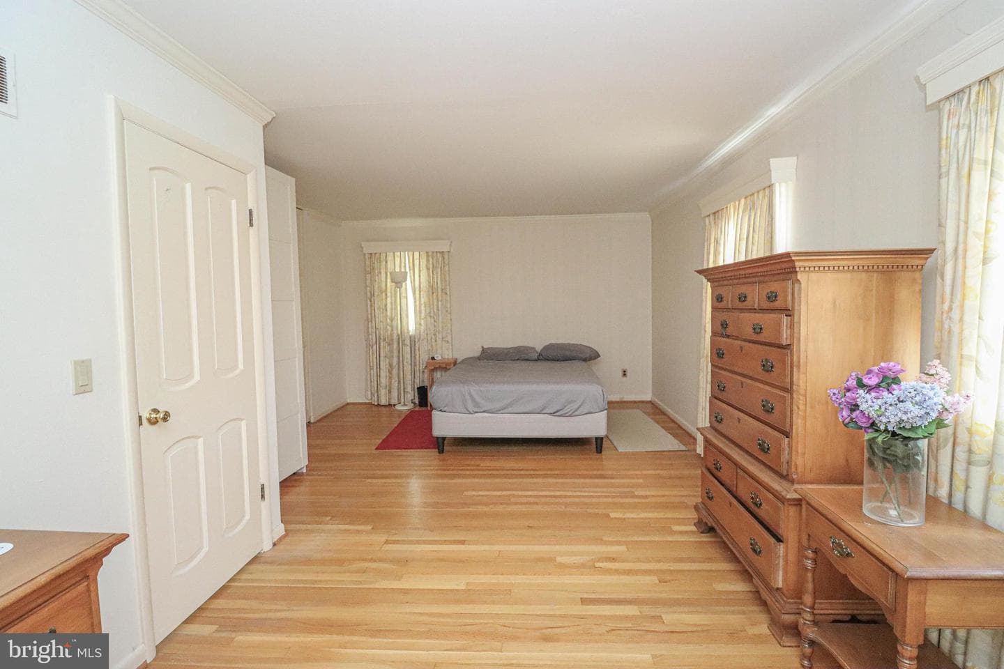 490 Williamsburg Lane photo 30