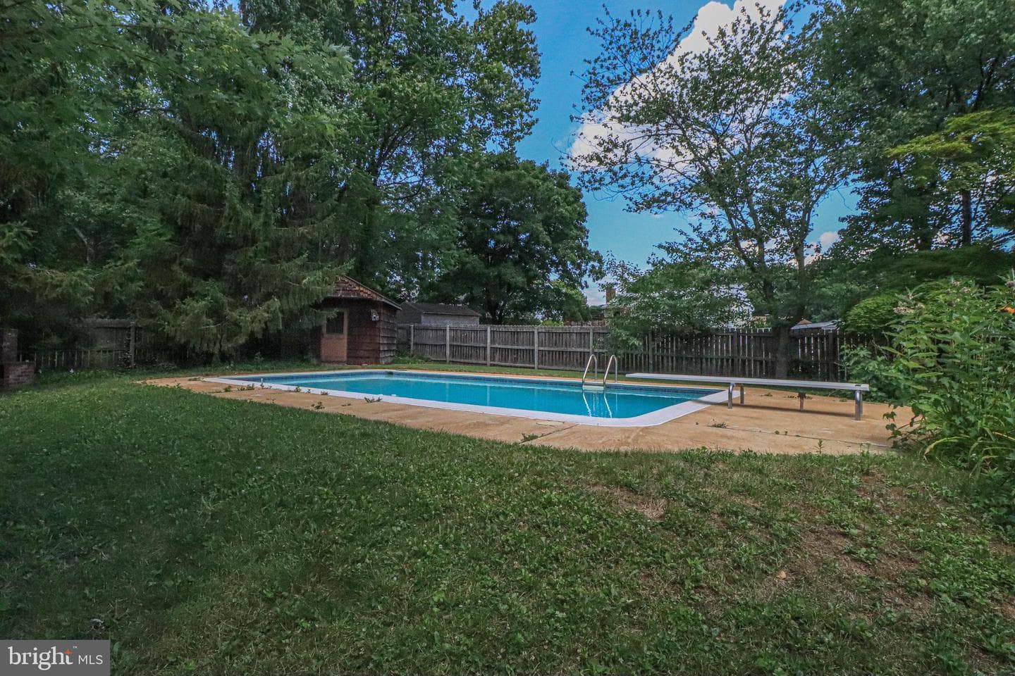 490 Williamsburg Lane photo 34