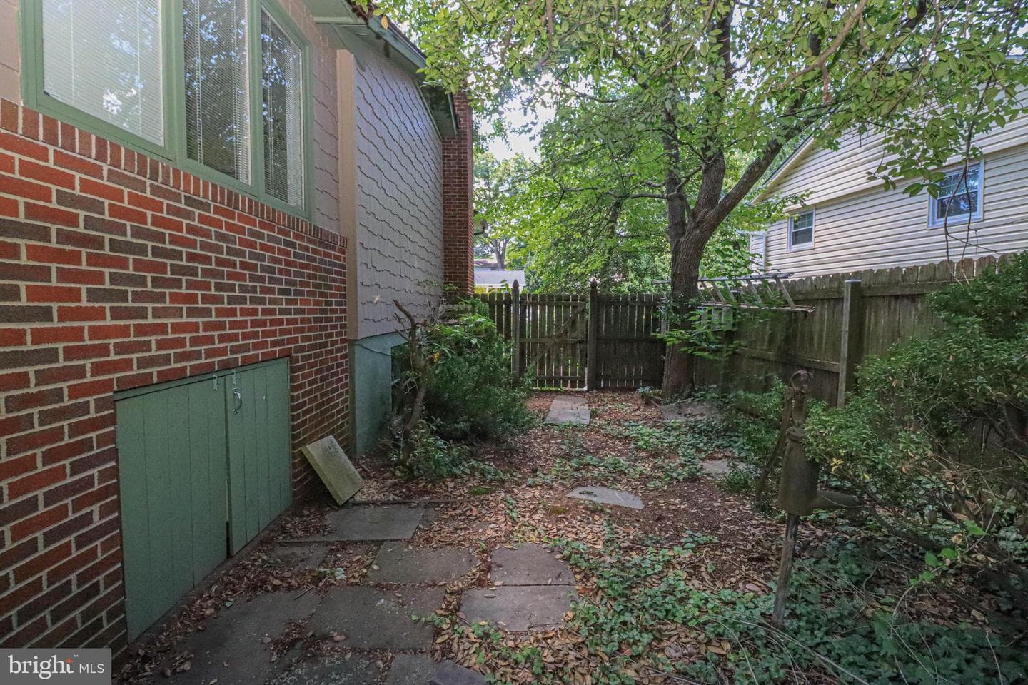 490 Williamsburg Lane photo 37