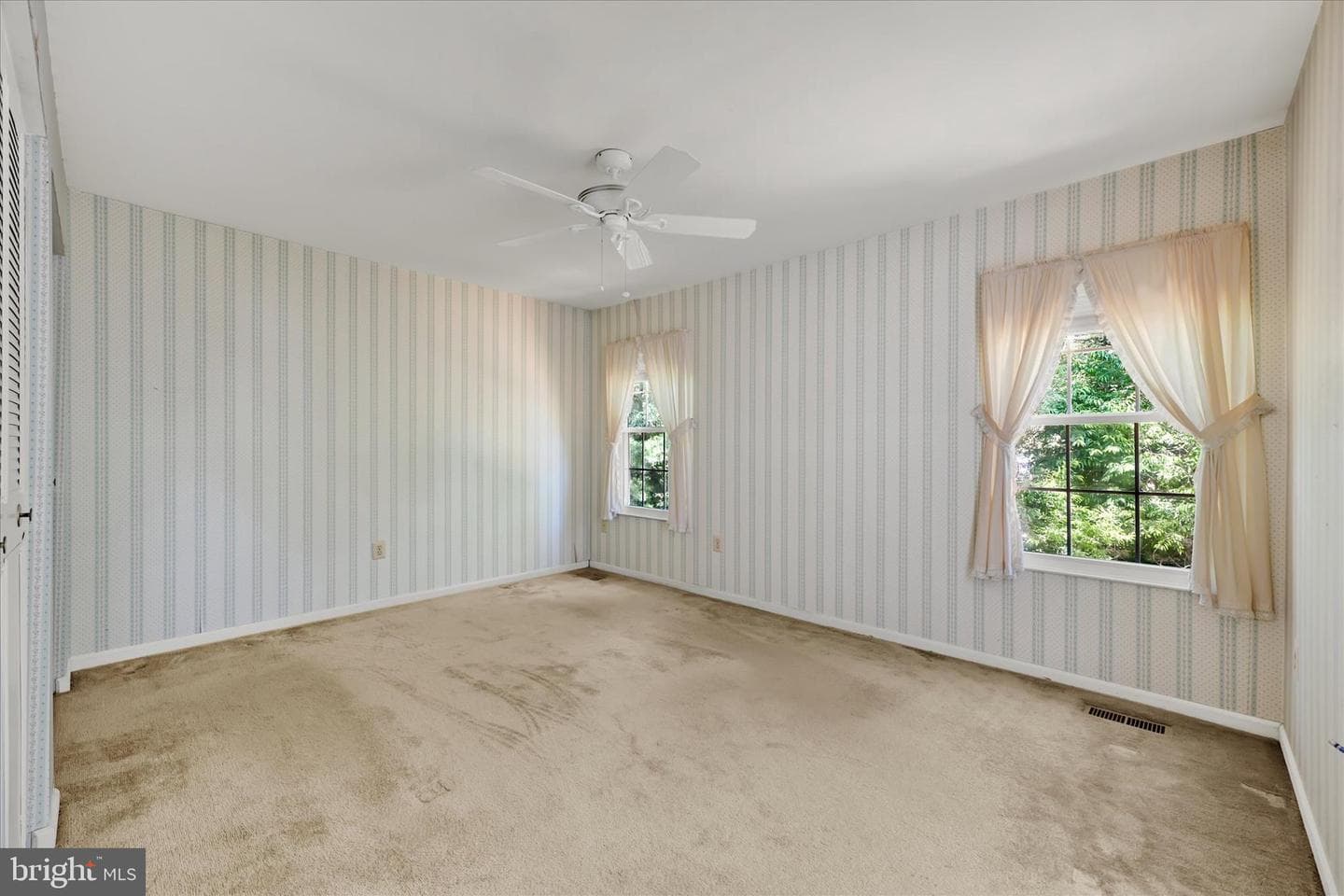 268 Shakespeare Drive photo 39