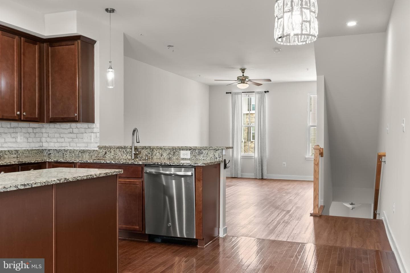 8108 Dewey Place photo 11