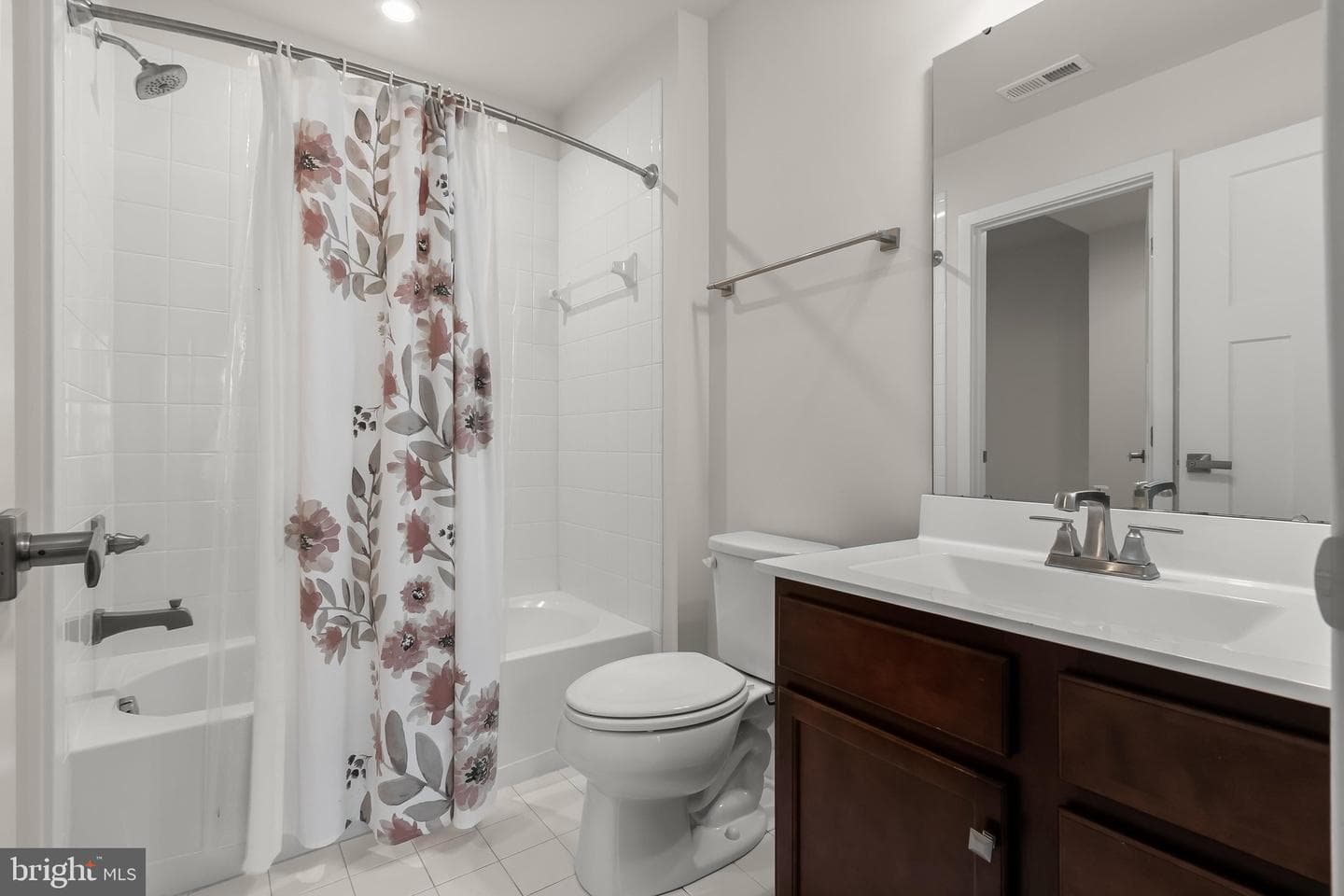8108 Dewey Place photo 4