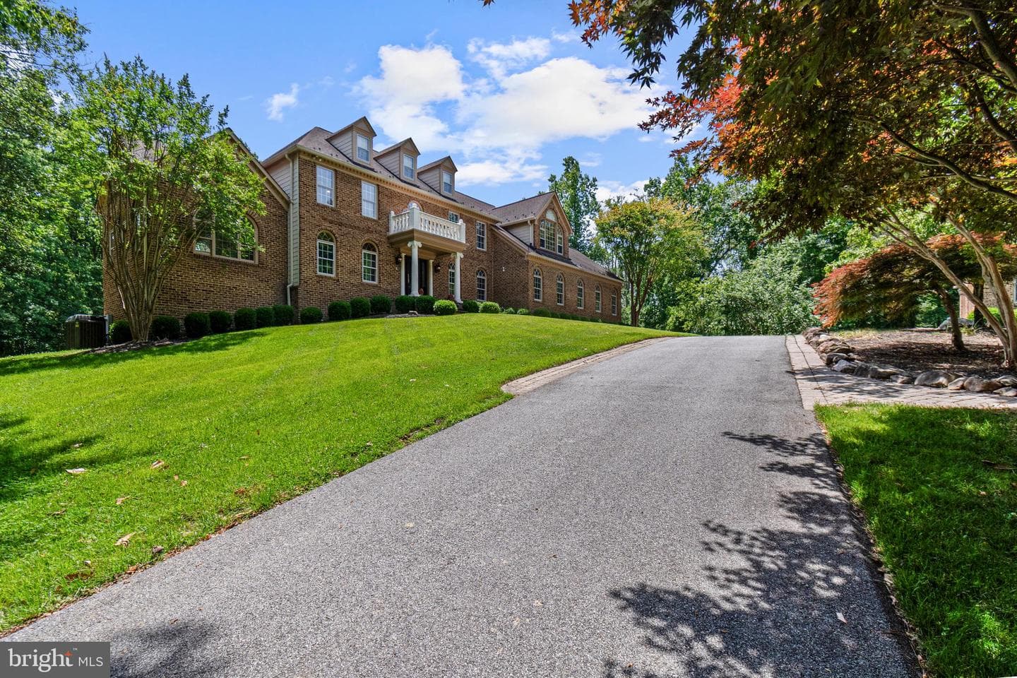 900 Weather Vane Way photo 3