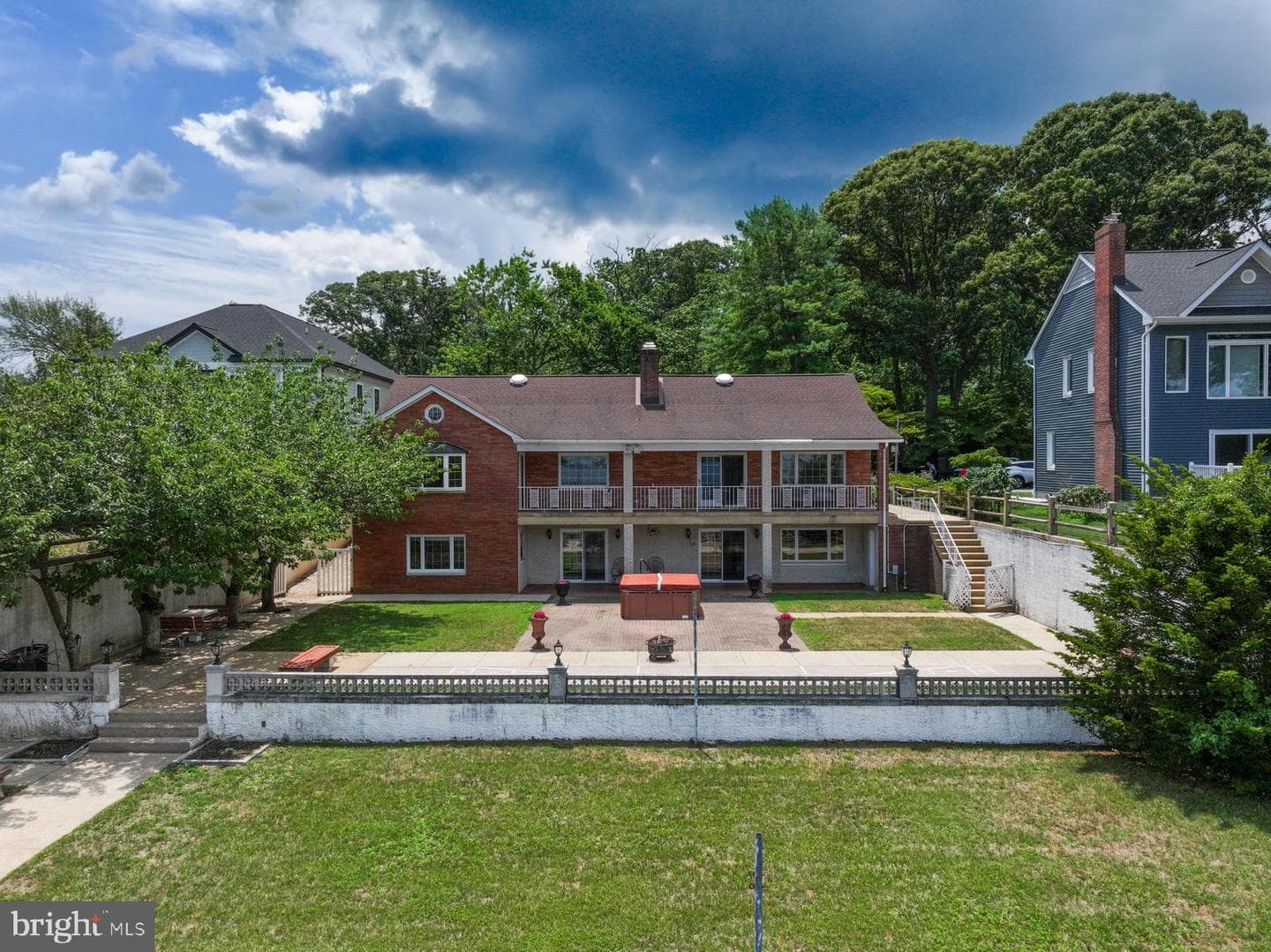 1098 Magothy Circle photo 3