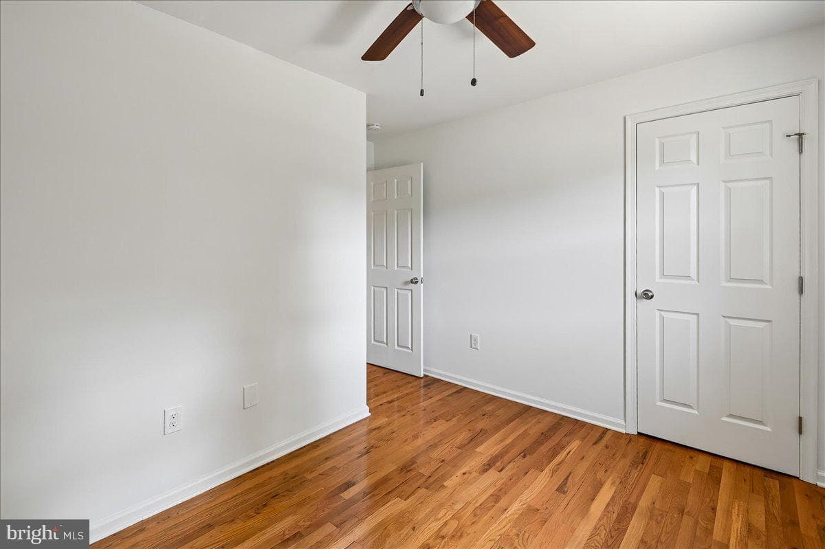 201 Scott Avenue photo 20