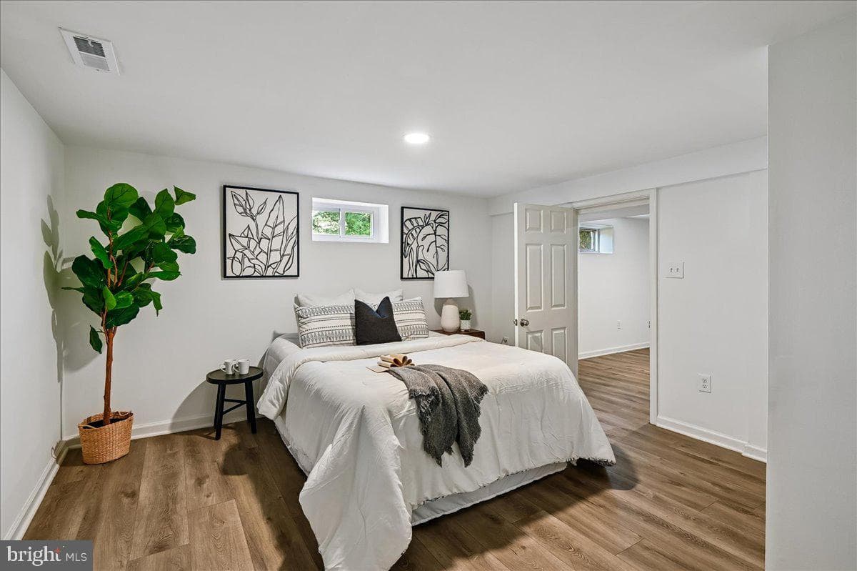 201 Scott Avenue photo 27