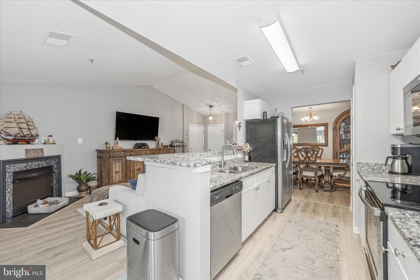 501 Mathias Hammond Way #301 photo 17