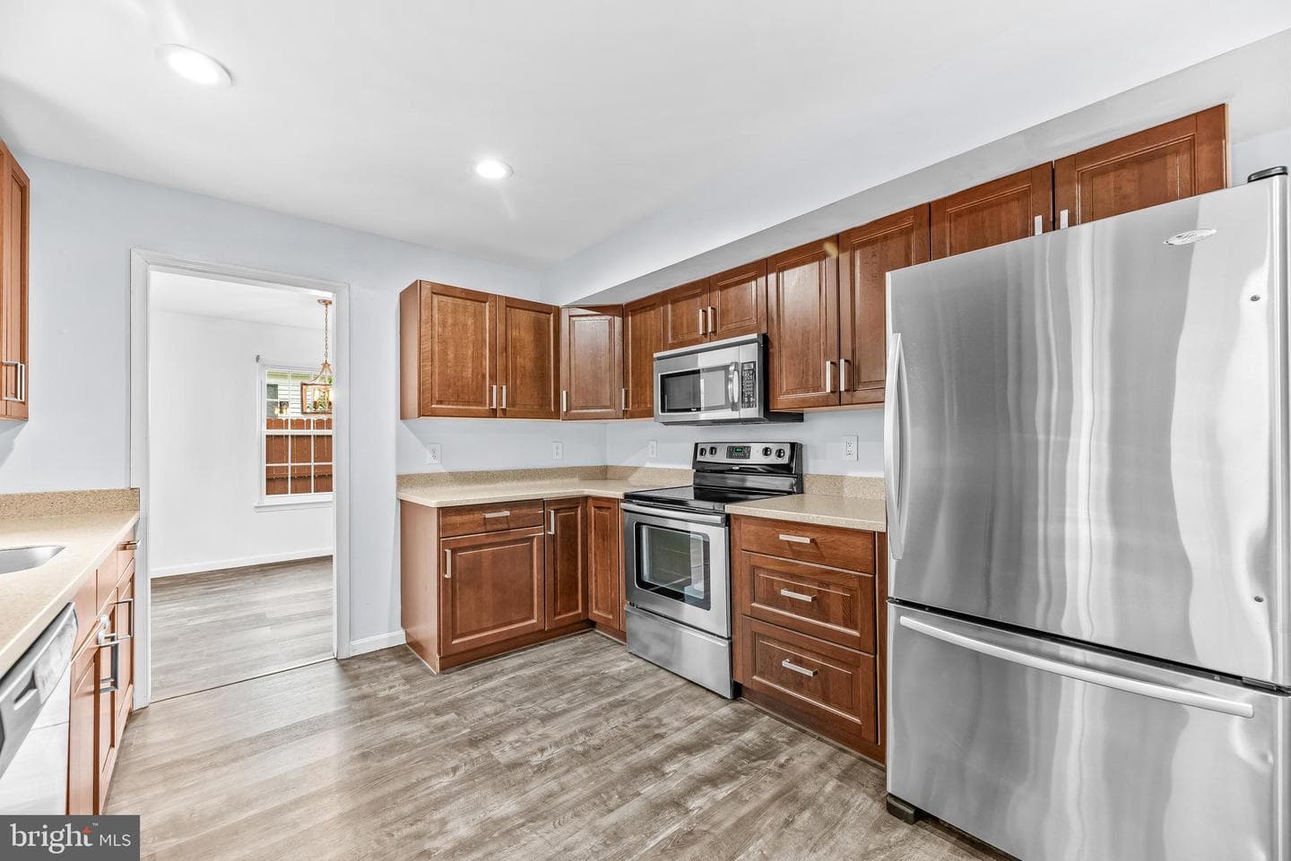 2460 Yarmouth Lane photo 10