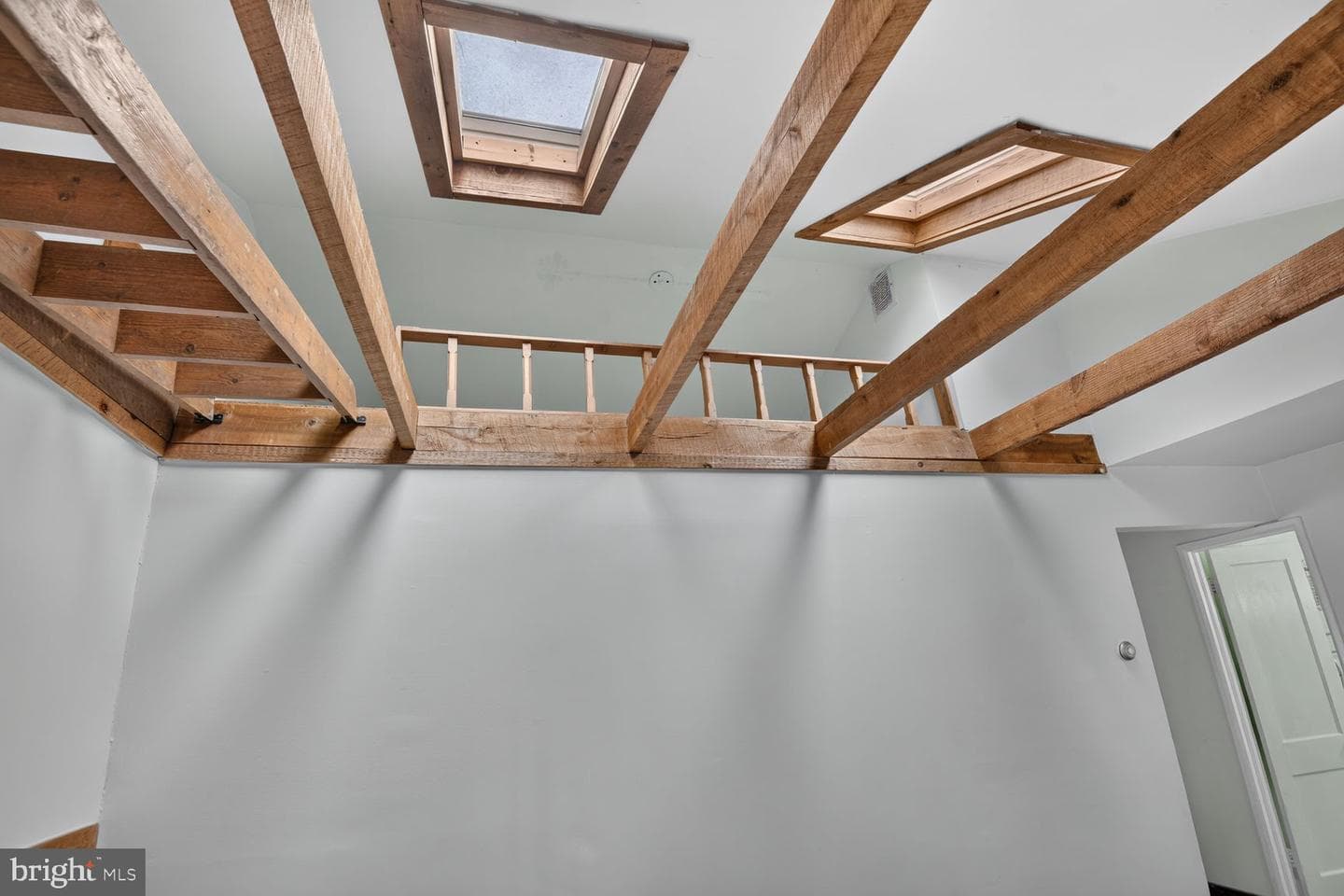 303 Holly Road photo 12