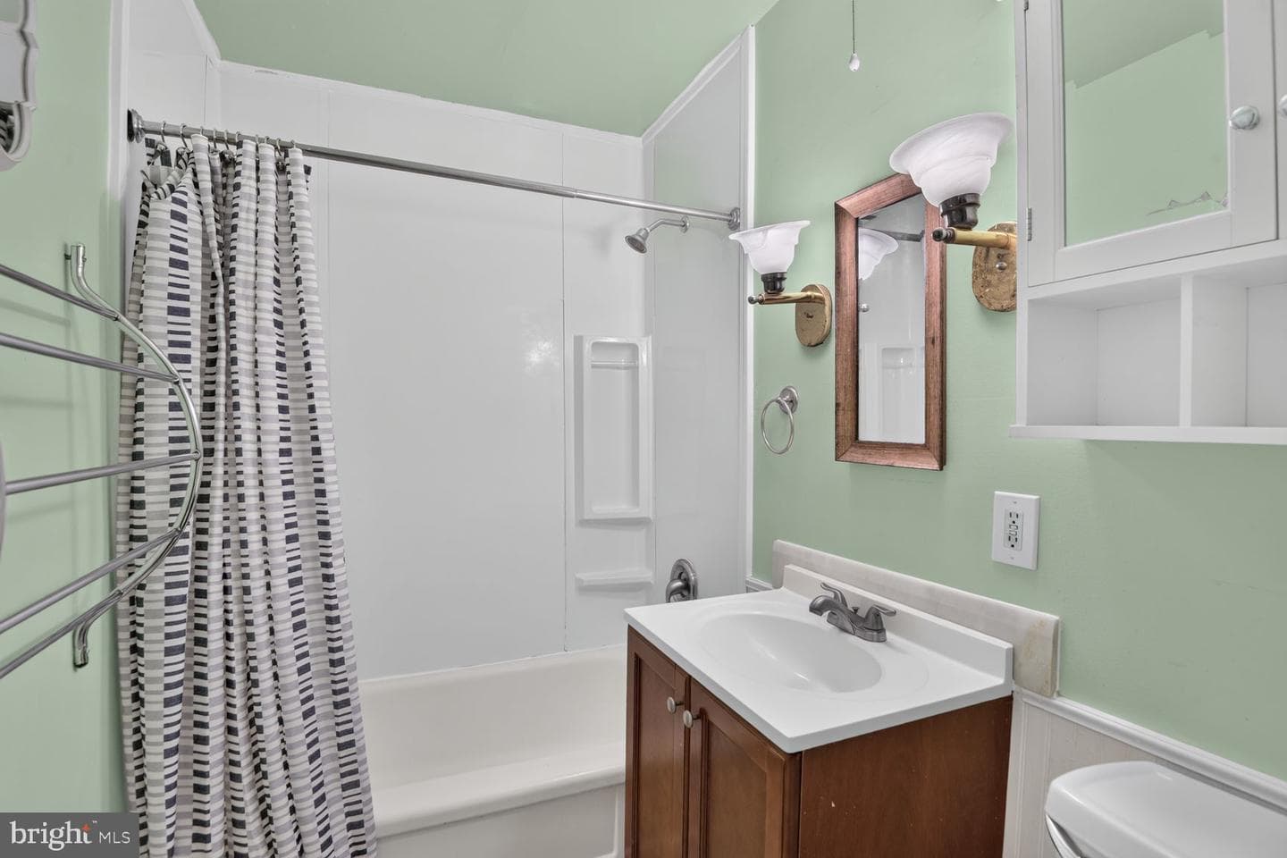 303 Holly Road photo 14