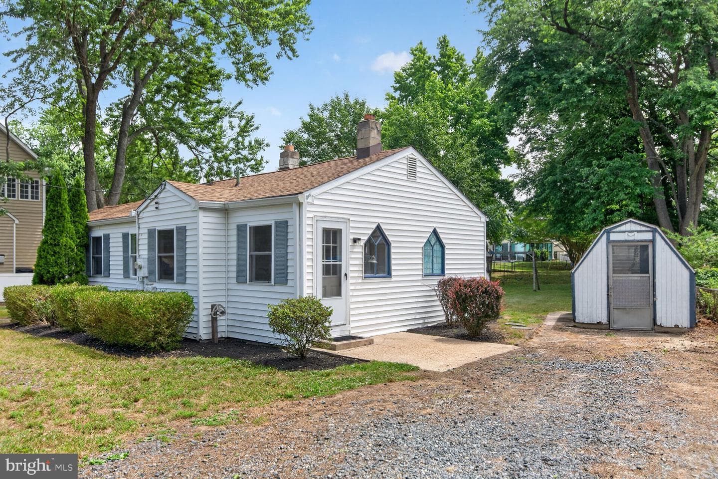 303 Holly Road photo 19