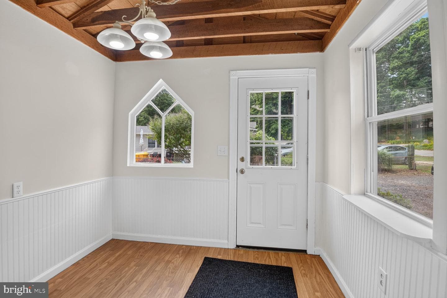 303 Holly Road photo 3