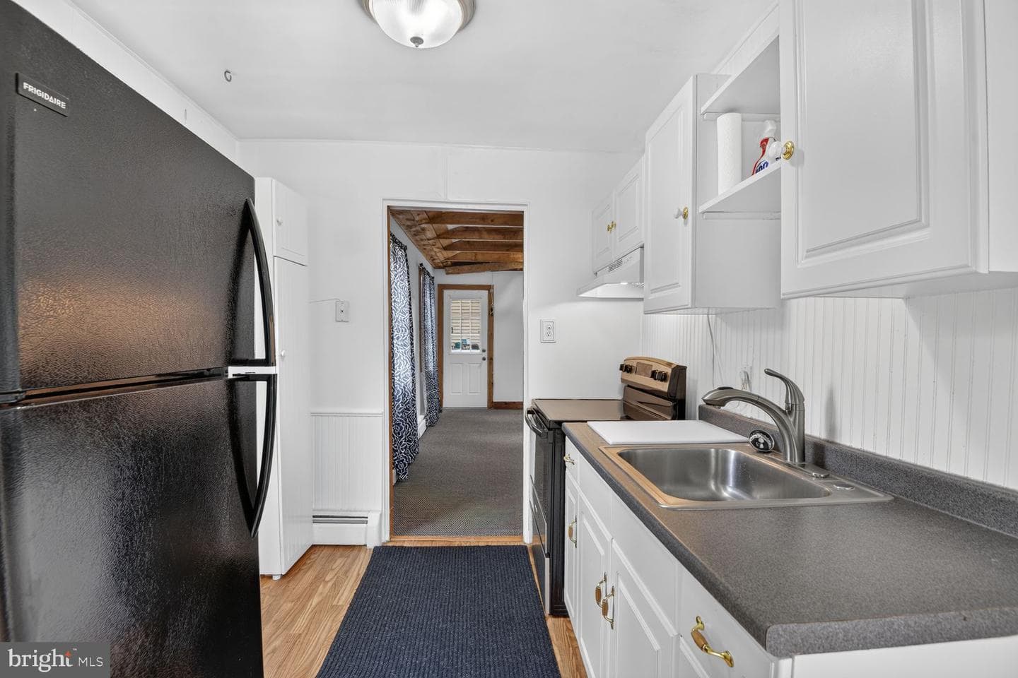 303 Holly Road photo 5