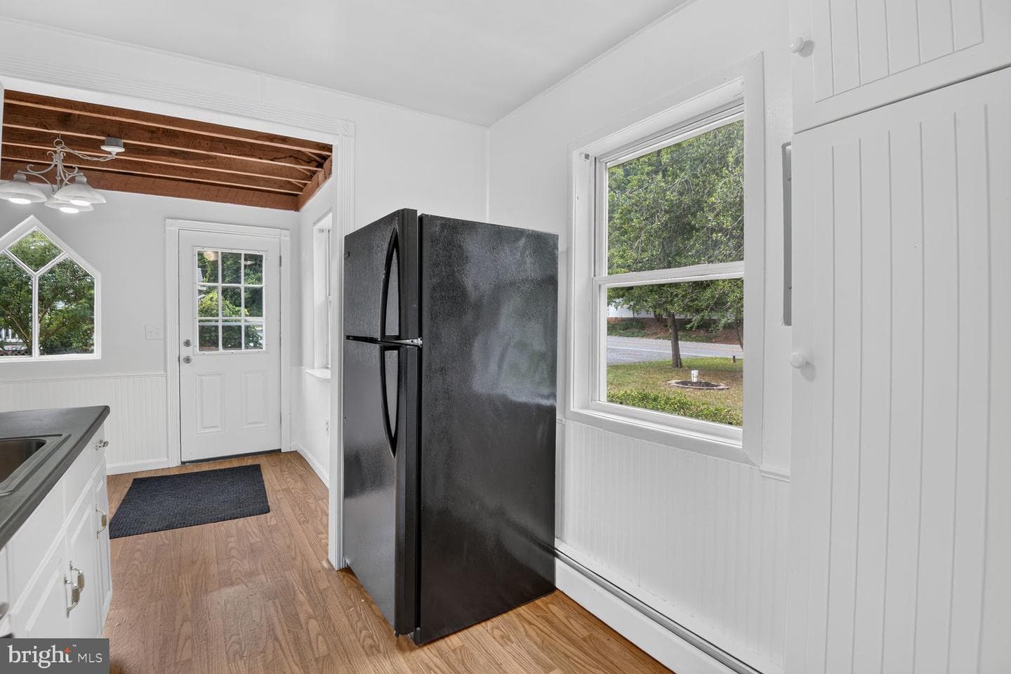 303 Holly Road photo 8