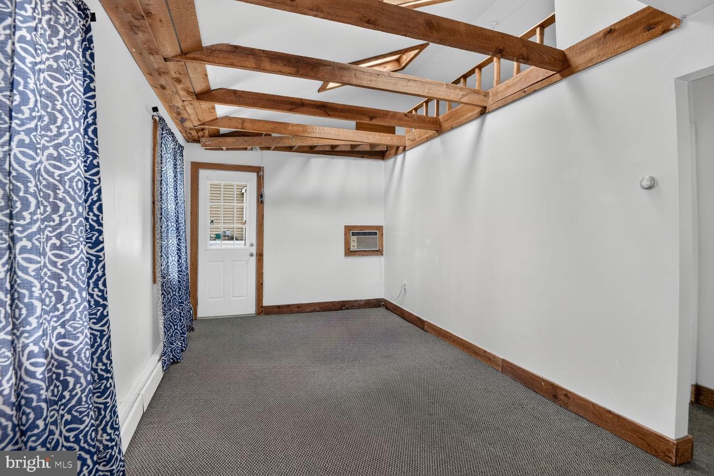 303 Holly Road photo 9