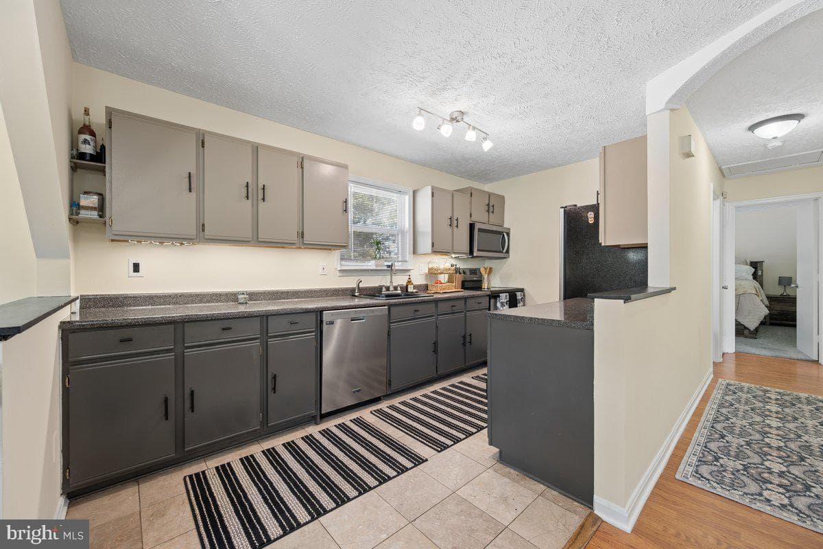 304 Washington Boulevard photo 11