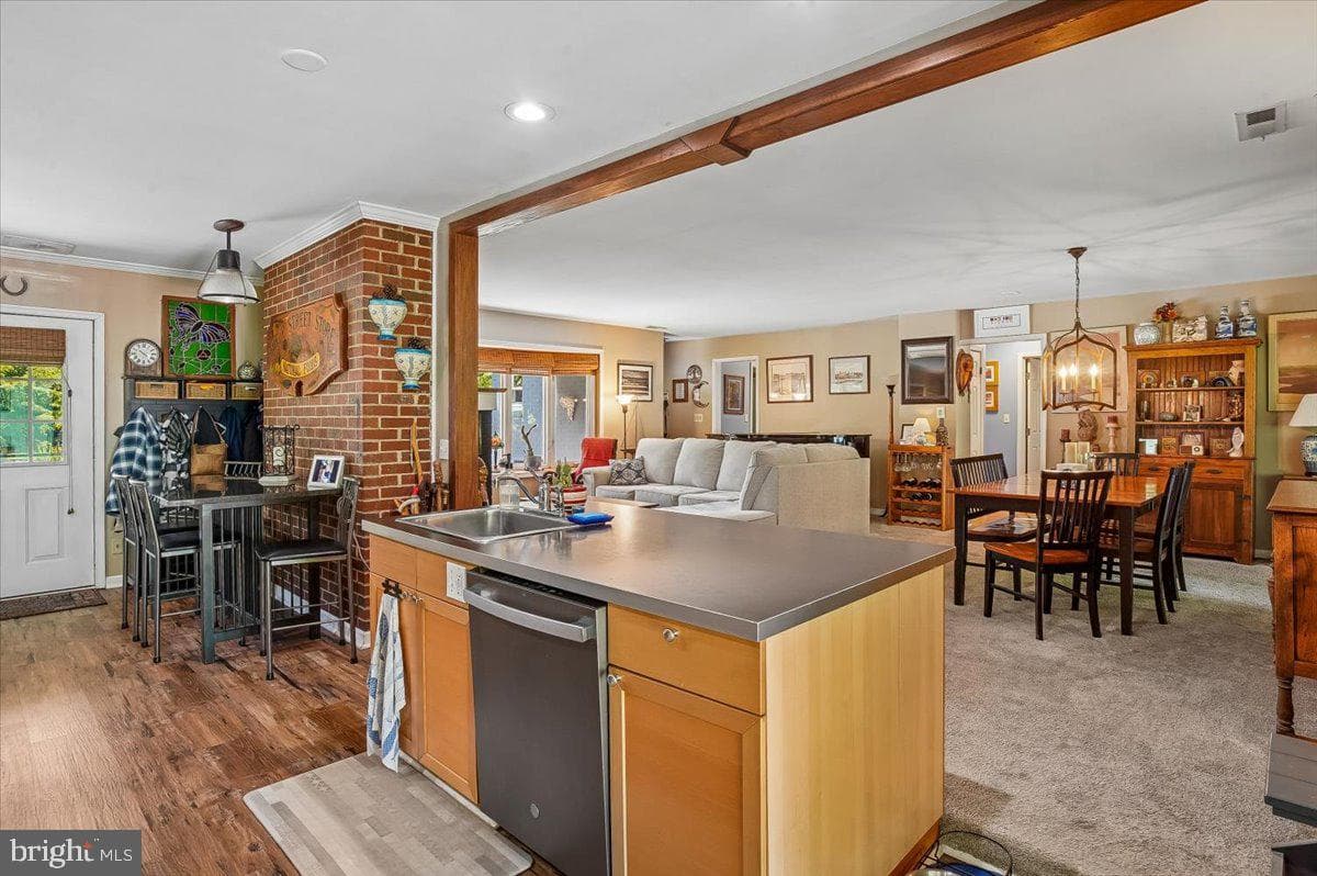 278 Hillsmere Drive photo 8